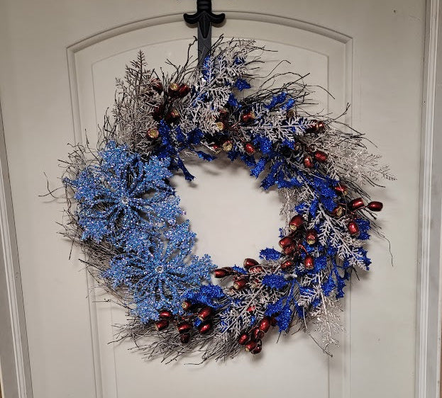 Snowflake Elegance Wreath