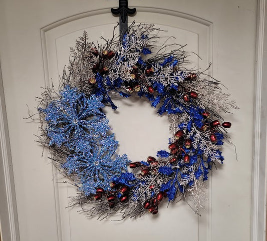 Snowflake Elegance Wreath